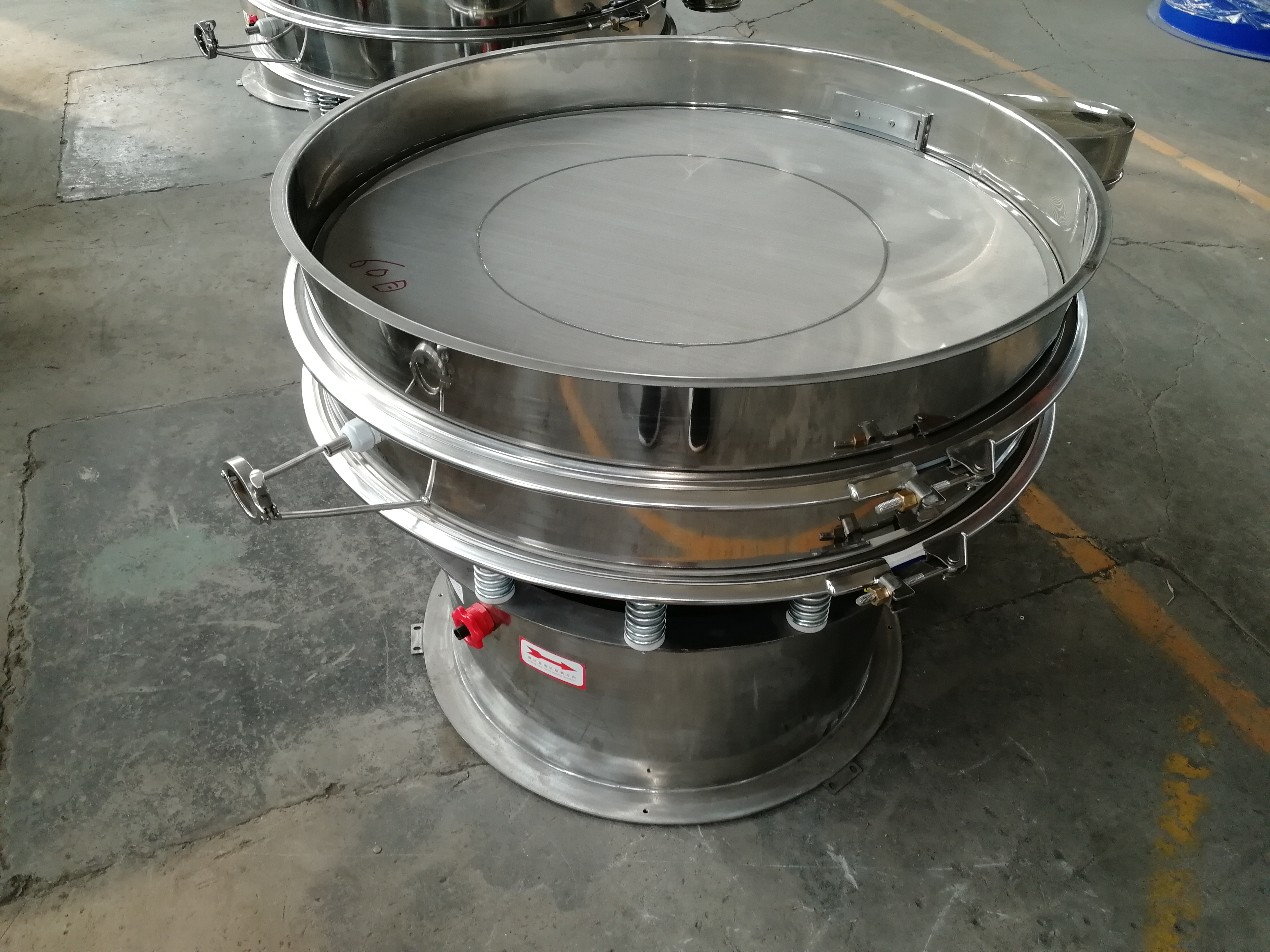 單層圓振動篩的工作原理有哪些特點? 單層圓振動篩的工作原理有哪些特點?